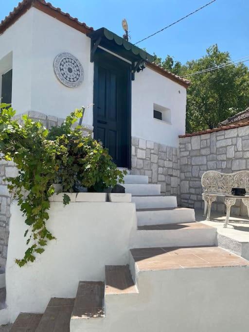 Oezel Havuzlu Kiralik Tas Villa Kuşadası Buitenkant foto